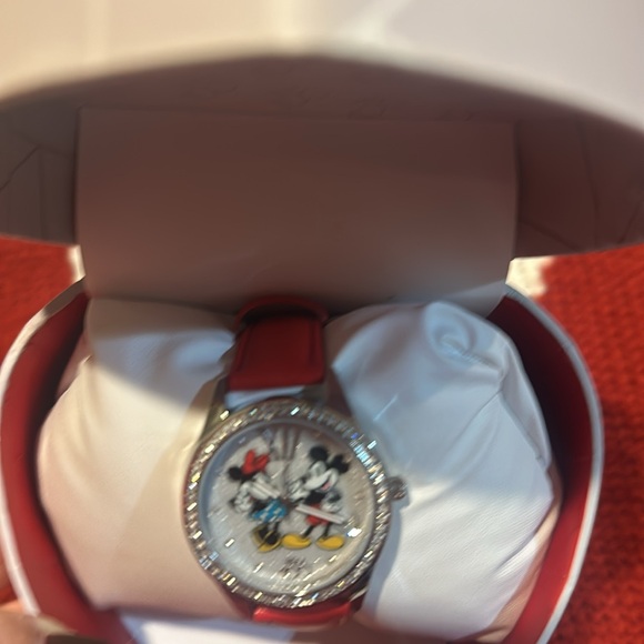 Mickey and Minnie Watch - Picture 8 of 8